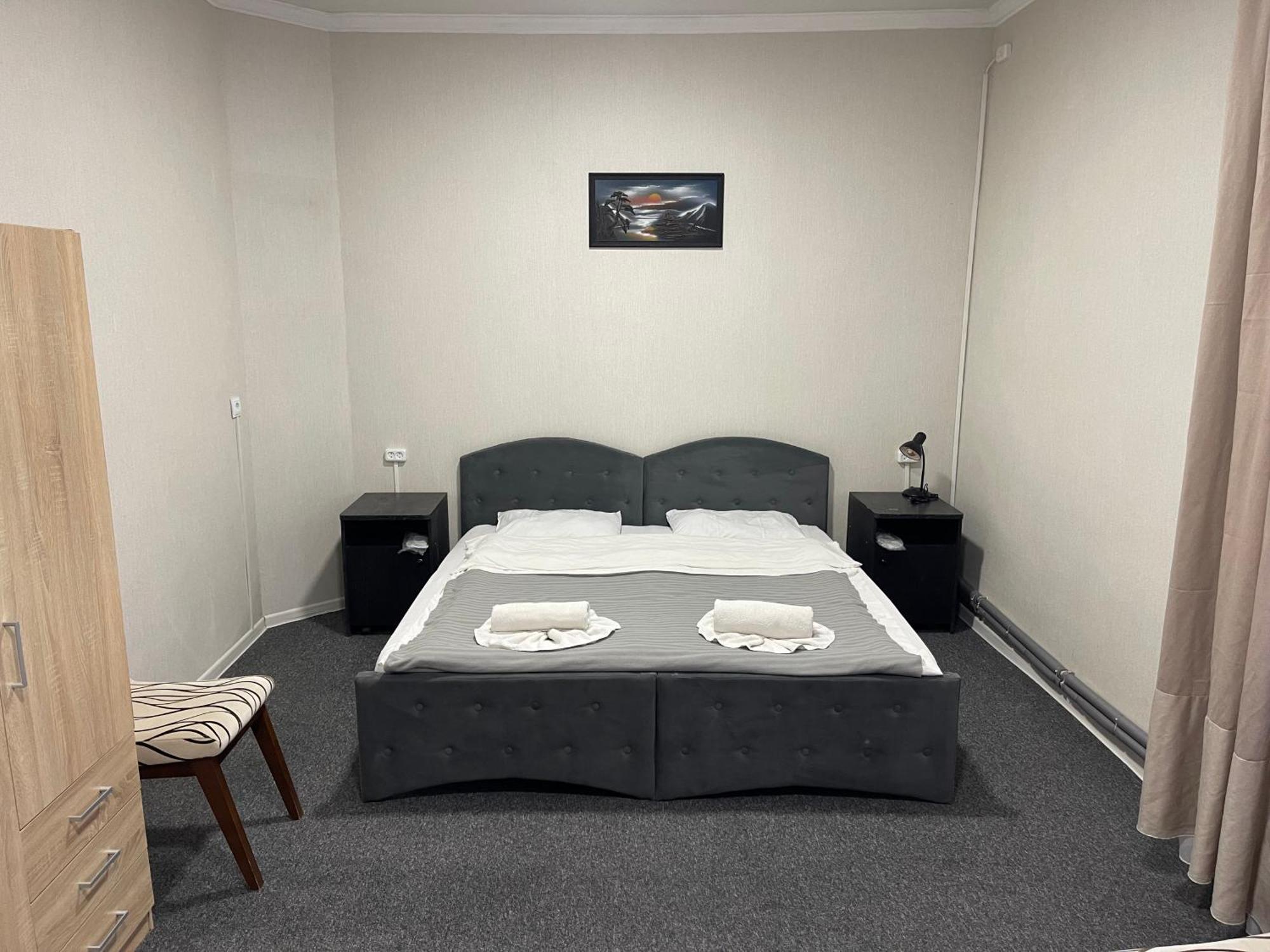 Medelean Hotel Comrat Екстериор снимка