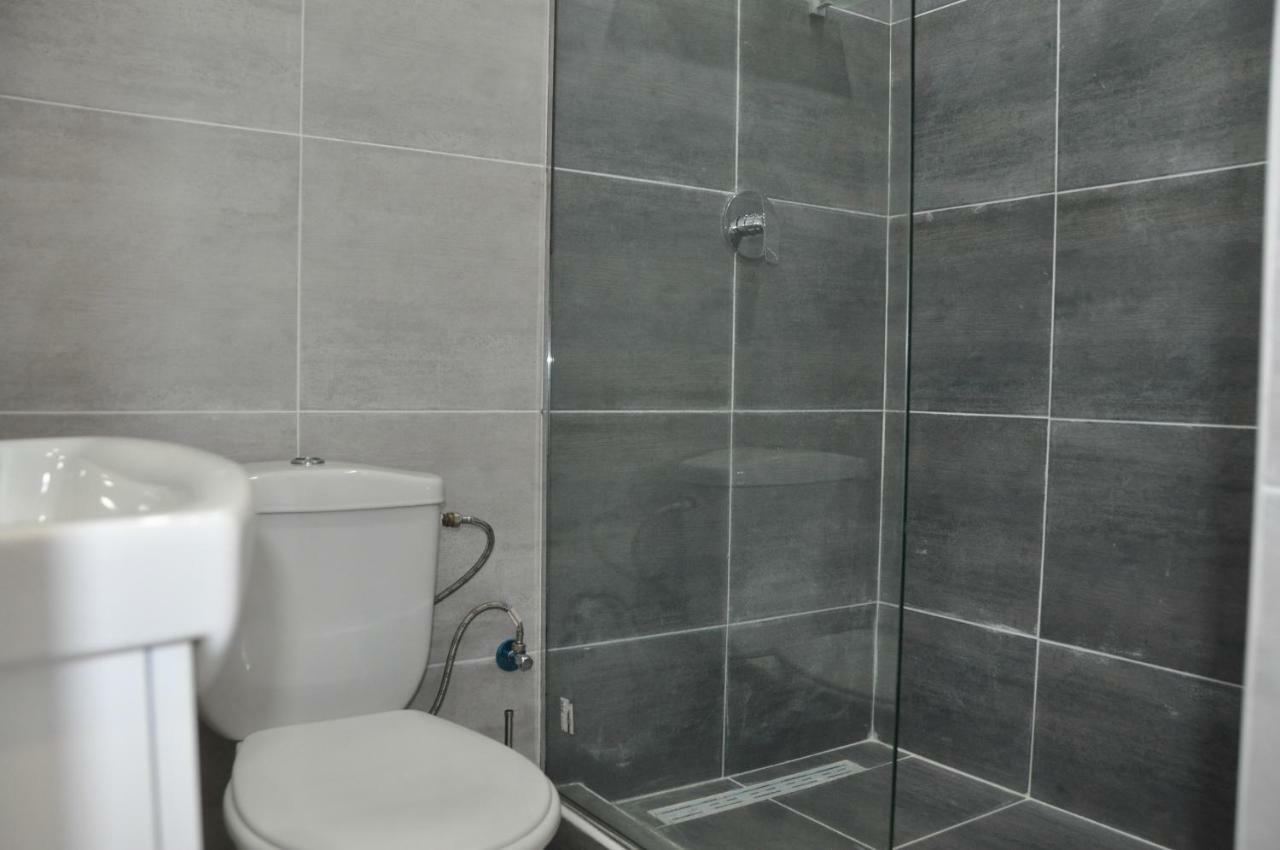 Medelean Hotel Comrat Екстериор снимка