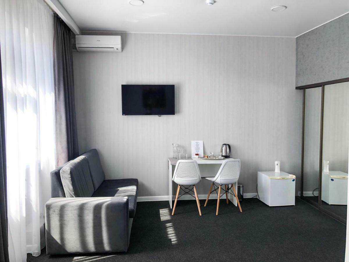 Medelean Hotel Comrat Екстериор снимка
