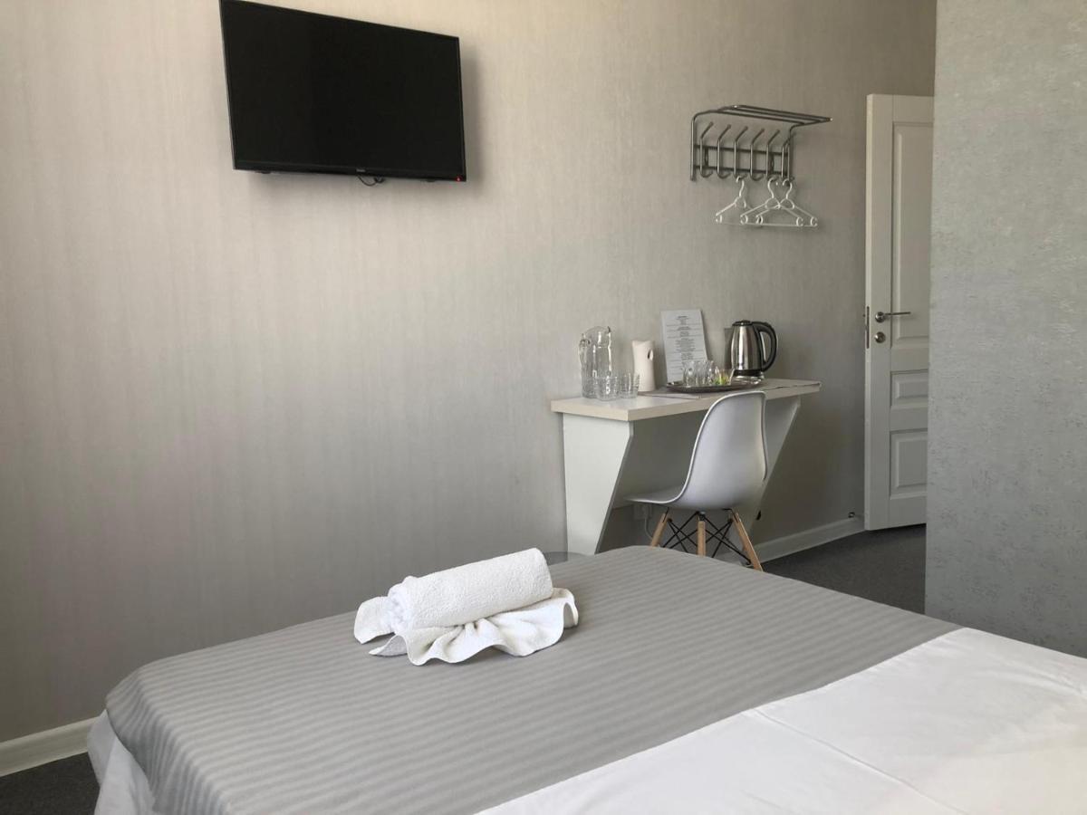 Medelean Hotel Comrat Екстериор снимка